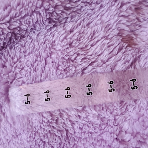 🆕️ UNIQLO KIDS PURPLE FLUFFY JACKET 💜 - Picture 5 of 8